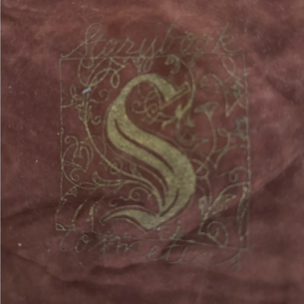📖 Storybook Cosmetics Burgundy Velvet Drawstring Bag